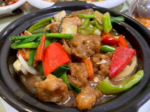 ファイル:Chinese Cuisine -(香芋酥肉煲)Xiang Yu Su Rou Bao.png