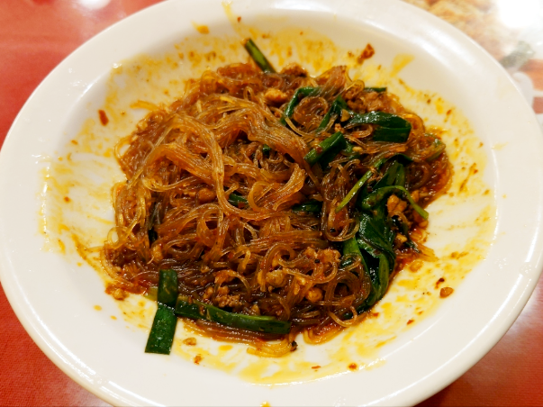 ファイル:Japanese Chinese Cuisine -（麻婆春雨）Vrmicelli with Mabo Sauce at Junkaikaku Honkan in Yokohama Chinatown, Kanagawa, established in 1945.png