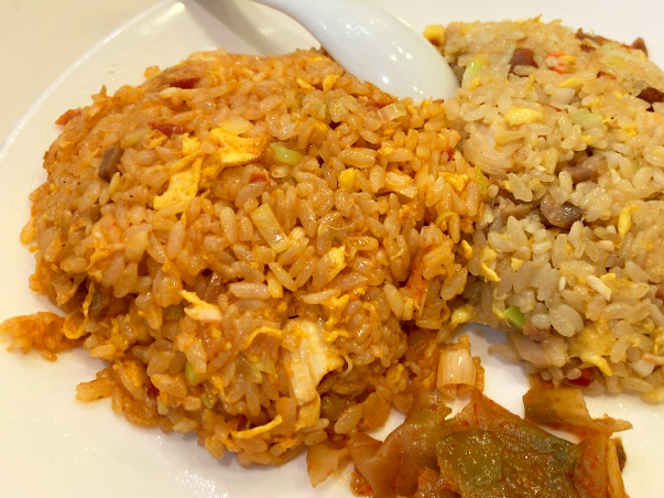 ファイル:Japanese Chinese Cuisine -（特製二色炒飯）Special Two Colour Fried Rice at Seikoen in Yokohama, Kanagawa, established in 1961.png