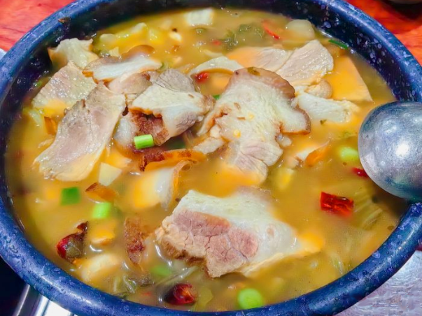 ファイル:Chinese Cuisine -(酸菜蹄膀)Suan Cai Ti Pang.png