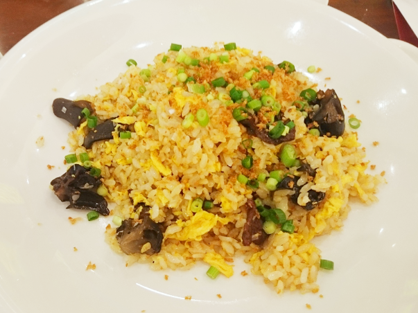 ファイル:Japanese Chinese Cuisine -（和牛蒜炒飯）Fried Rice with Beef & Garlic at Manchinrou in Yokohama Chinatown, Kanagawa, established in 1892.png