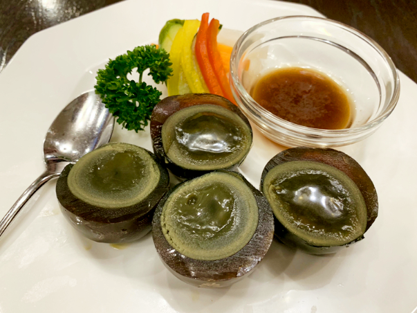 ファイル:Japanese Chinese Cuisine -(糖心皮蛋皇)Preserved Creamy Duck Egg with Chinese Black Vinegar Sauce at Saikoh Shinkan in Yokohama Chinatown, Kanagawa, established in 1988.png