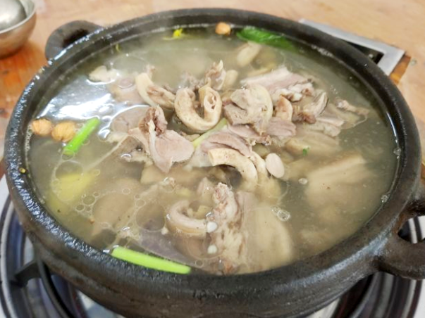 ファイル:Chinese Cuisine -(花江狗肉)Hua Jiang Gou Rou.png