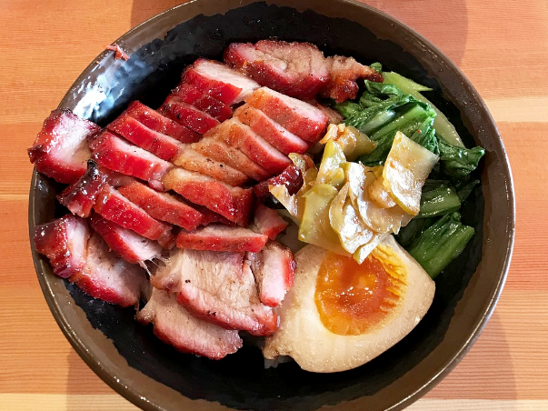 ファイル:Japanese Chinese Cuisine -（叉燒飯）Barbecue Pork on Rice at kinryo in Yokohama Chinatown, Kanagawa, established in 1924.png
