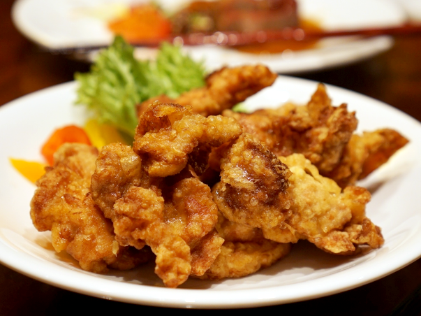ファイル:Japanese Chinese Cuisine -（南乳碎炸雞）Deep Fried Bonless Chicken at Manchinrou in Yokohama Chinatown, Kanagawa, established in 1892.png