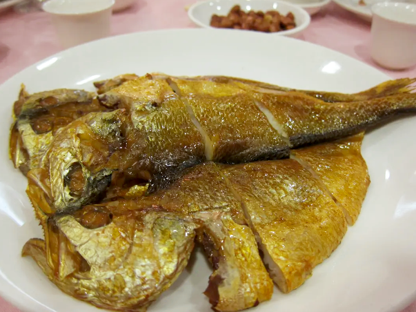 ファイル:Chinese Cuisine -(煙燻小黃魚)Yan Xun Xiao Huang Yu.png