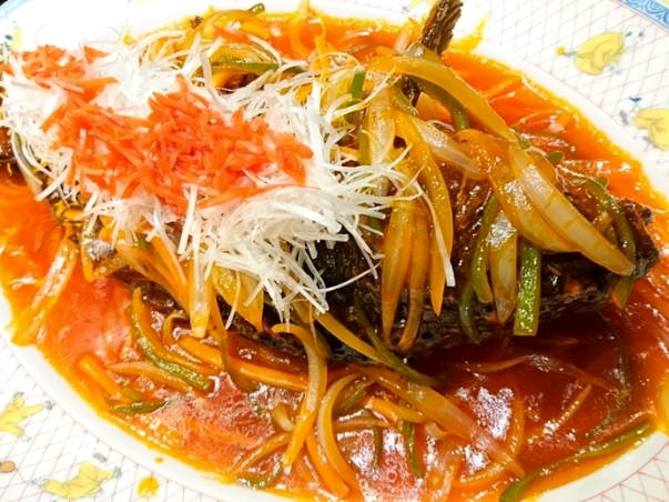 ファイル:Japanese Chinese Cuisine -（糖醋鯉魚）Carp with Sweet and Sour Sauce at Manchinrou in Yokohama Chinatown, Kanagawa, established in 1892.png