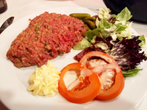 Belgian Tomato Dishes -（Filet Américain）Americain préparé.png