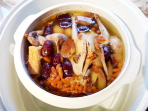 Chinese Cuisine -（老火靓汤）Lao Huo Liang Tang.png