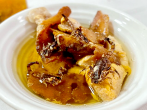 Chinese Cuisine -（土茯苓炖蝎子）Tu Fu Ling Dun Xie Zi.png