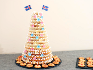 Icelandic Cuisine - Kransakökur.png