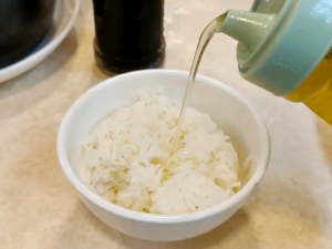 Hong Kong Cuisine -（豬油撈飯）Pour Lard over Rice.png