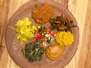 Injera with Timatim Kurt.png