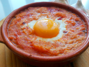 Spanish Tomato Dishes - Huevos a la Flamenca.png