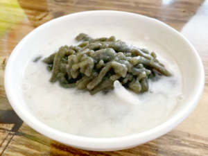 Chinese Cuisine -（椰奶鸡屎藤）Ye Nai Ji Shi Teng.png