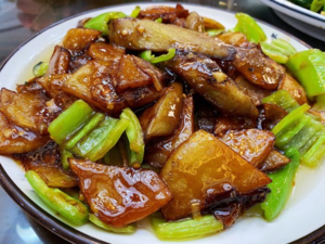 Chinese Cuisine -（地三鲜）Di San Xian.png