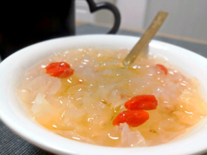 White wood ear Dessert Soup with Goji Berry of the Chinese Cuisine.png
