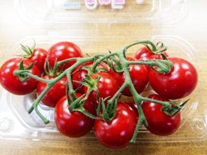 Japanese Brand Tomatoes - Akatonbo from Wakayama.png