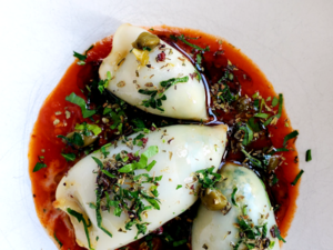 Turkish Tomato Dishes - Kalamar Dolması.png