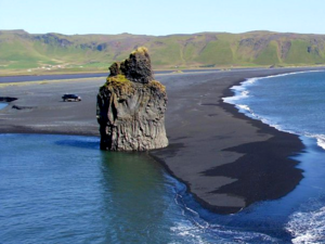 Iceland -（Reynisfjara）Reynishverfi Basalt Sea Stack.png