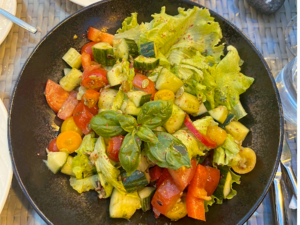 Icelandic Cuisine -（Friðheimar）Friðheimasalat.png