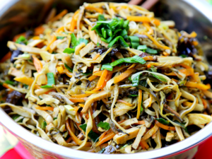 Chinese Babaocai -（八宝菜）Fish and Vegetable Stir Fry in Zhejiang.png