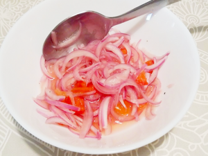 Peruvian Tomato Sauce - Salsa Criolla.png