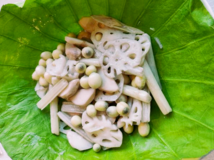 水生野菜料理‎