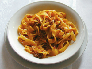 Italian Tomato Dishes - Tagliatelle al Ragù.png