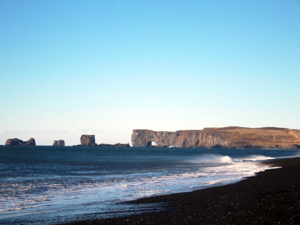 Iceland -（Dyrhólaey）View from Reynisfjara Black Sand Beach.png