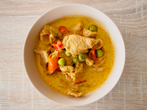 Phanaeng mu with Turkey berry of the Thai Cuisine.png