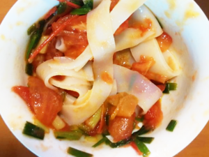 Chinese Tomato Dishes - 番茄凉皮 Liangpi with Tomatoes.png