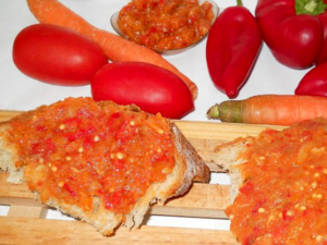 Romanian Tomato Sauce - Zacuscă.png